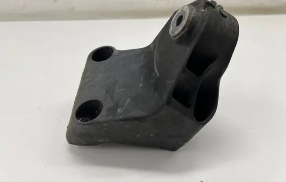 Mercedes-Benz E W213 Engine mounting bracket A6542232200
