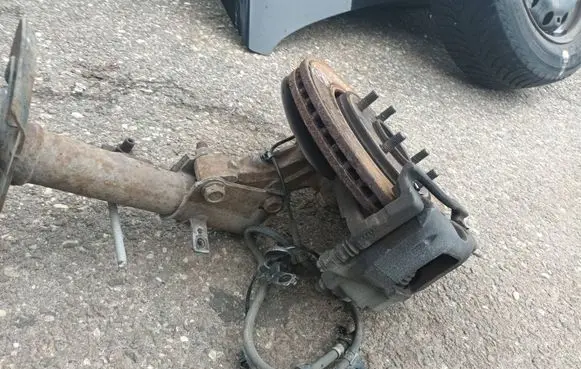 Dodge Journey Front wheel hub