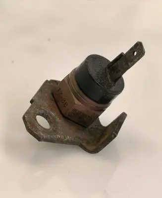 Audi 80 90 S2 B4 Coolant temperature sensor 053919521