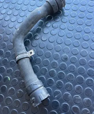 Mercedes-Benz CLA C117 X117 W117 Engine coolant pipe/hose