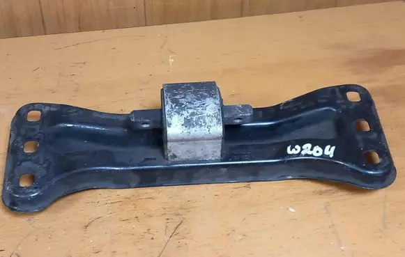 Mercedes-Benz C W204 Gearbox mount A2042421601