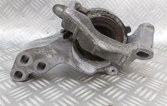Mazda CX-5 Engine mount vacuum valve 