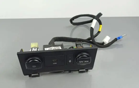 Hyundai Kona I USB control unit 83675J9AD0
