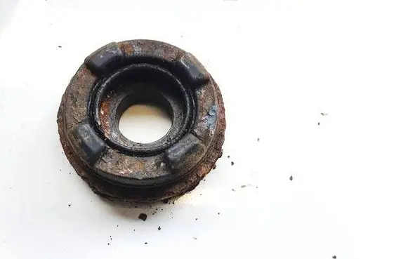 Toyota Avensis T250 Coil spring mount 