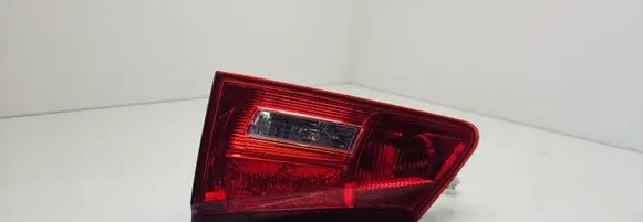 Lexus IS 220D-250-350 Tailgate rear/tail lights 1090037