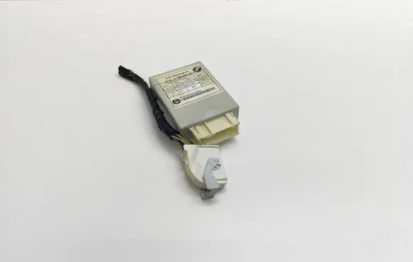 BMW 5 E60 E61 Air suspension control unit module (rear) 6769834 676983401 37146769834