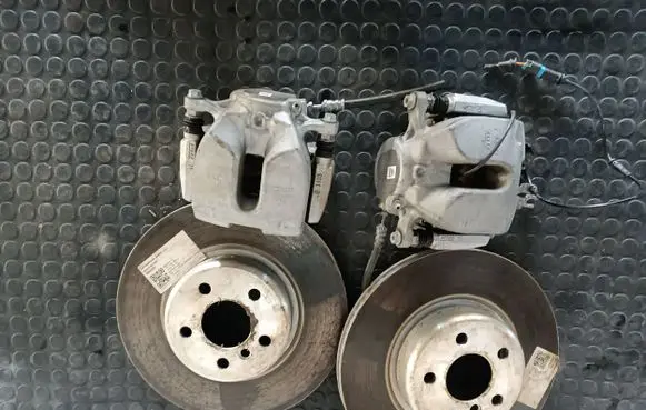BMW X4 G02 Front brake caliper 6882254
