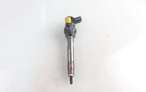Toyota Avensis T270 Fuel injector 8514146 0445110613