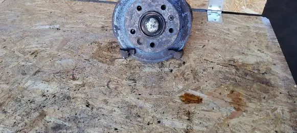 Volkswagen II LT Front wheel hub spindle knuckle