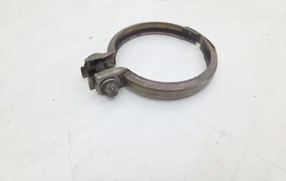 Mercedes-Benz E W213 Muffler pipe connector clamp A0039950102