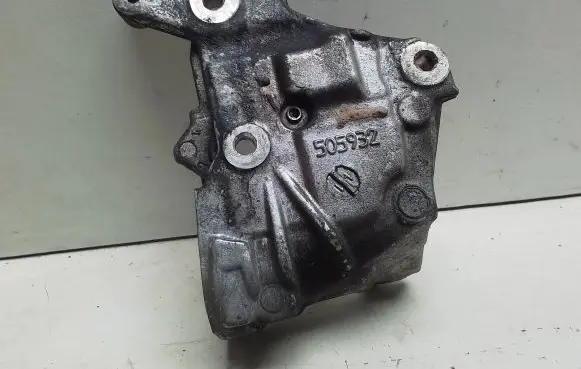 Peugeot 308 Engine mounting bracket 505932