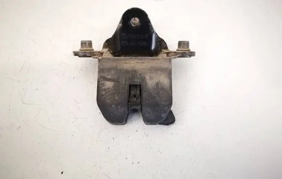 Tailgate/trunk/boot lock/catch/latch