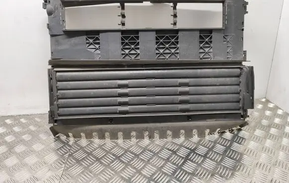 Citroen DS7 Crossback Intercooler air guide/duct channel 9823355180