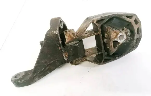 Ford Focus Engine mount bracket
