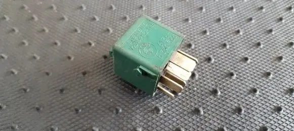 BMW 5 E34 Other relay 61368350566 61.36-8350566
