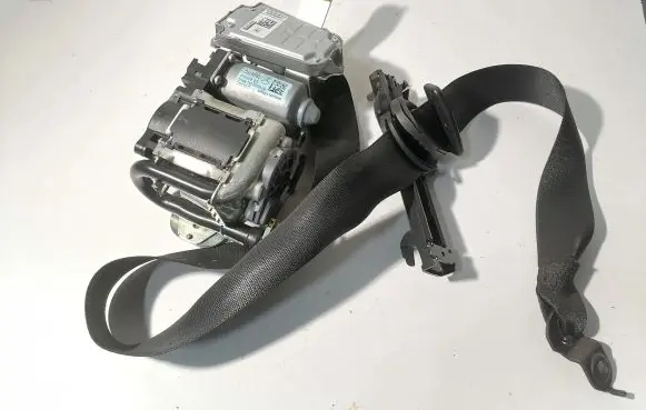 Mercedes-Benz E W212 Front seatbelt 617112200