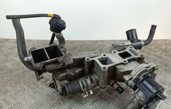 KIA Sorento EGR valve 284102F600