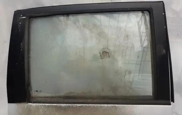 Hyundai Matrix Rear door window glass