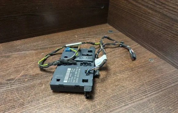 Mercedes-Benz Vito Viano W639 Door control unit/module 6398200026 A6398200026