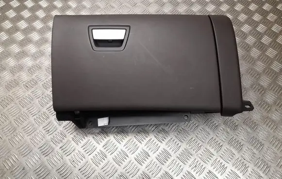 Maserati Ghibli Glove box set 670010920