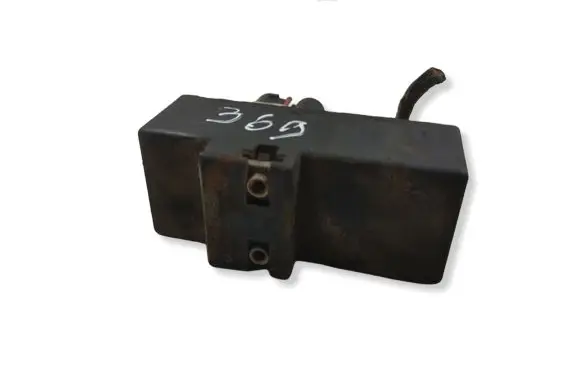 Volkswagen Golf IV Coolant fan relay 1J0919506H
