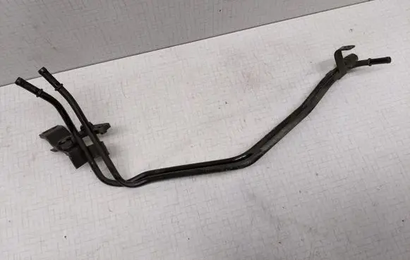Volkswagen PASSAT B5.5 Fuel line/pipe/hose 