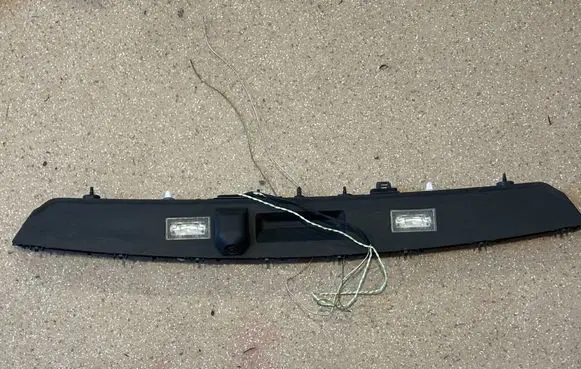 BMW 7 G11 G12 Trunk door license plate light bar 7357105