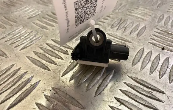 Mitsubishi Outlander Airbag deployment crash/impact sensor 8651A165