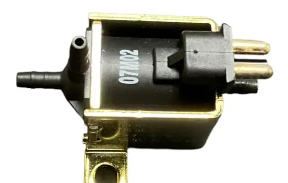 Engine mount vacuum valve