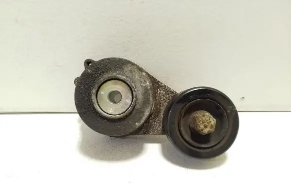KIA Sportage Generator/alternator belt tensioner