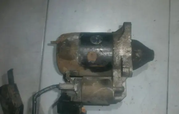 Mazda 323 F Starter motor B505
