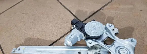 Isuzu D-Max Front door electric window regulator 