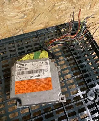 Mercedes-Benz E W211 Airbag control unit/module 2118702626 0285001880