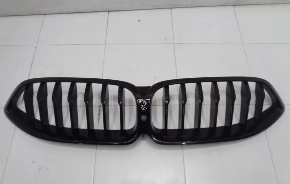 BMW 8 G15 Front grill 7449425 7449421