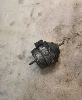 Skoda Superb B5 (3U) Engine mount bracket 