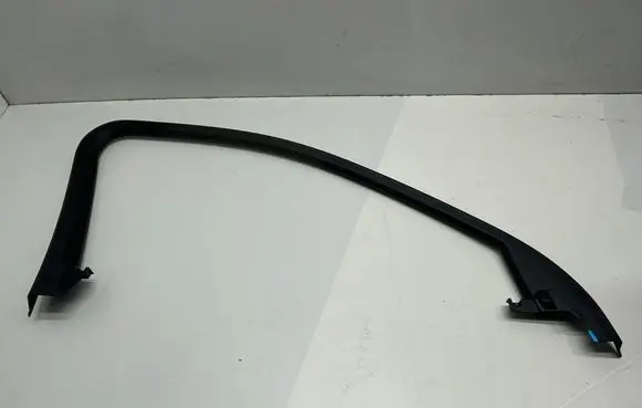 Audi Q3 F3 Front door glass trim molding 83A867609
