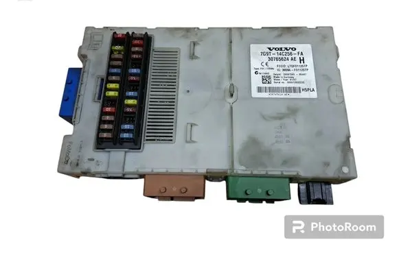 Volvo V70 Fuse module 7G9T14C256FA 30765624AE