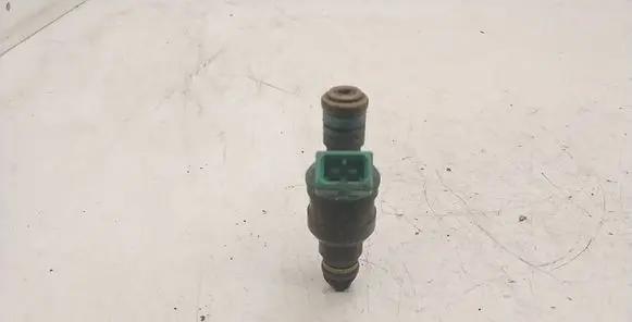 BMW 5 E39 Fuel injector 0280150415