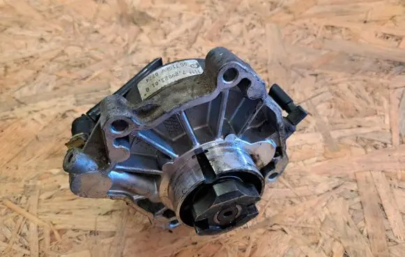 Opel Vectra C Vacuum pump 55188660 72902301B 05T1860774