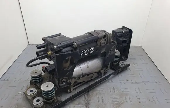 BMW 5 F10 F11 Air suspension compressor/pump 6875176 24449710 0401711100056