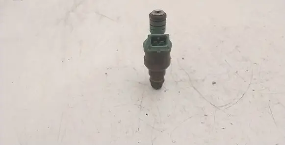 BMW 5 E39 Fuel injector 0280150415