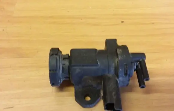 Citroen C5 Turbo solenoid valve 9635704380