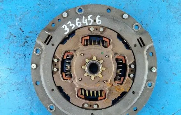 Toyota Prius (XW30) Clutch pressure plate 3127047040