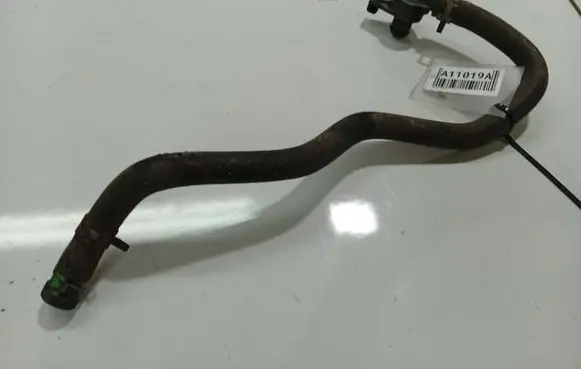 Toyota Avensis T270 Engine coolant pipe/hose 