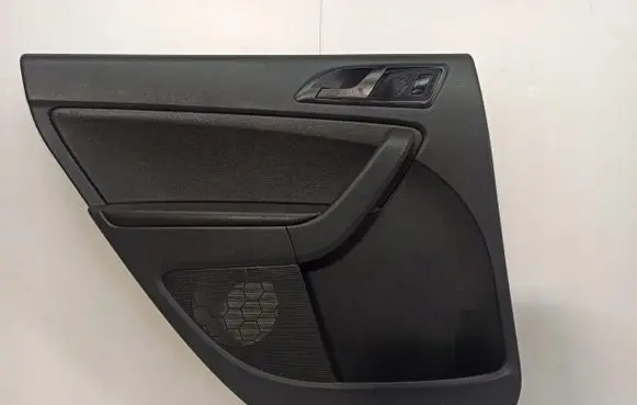 Skoda Yeti (5L) Front door card panel trim 5L0867211