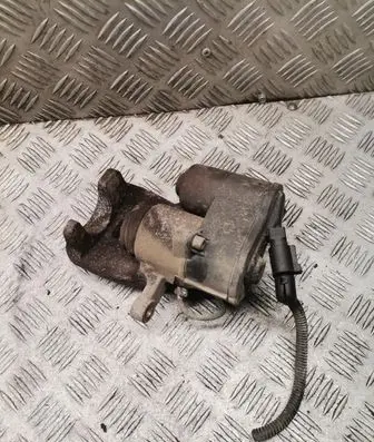 Volkswagen PASSAT B6 Rear brake caliper 