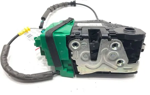 Hyundai i30 Front door lock 81310-G3040