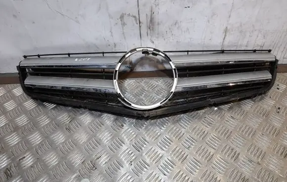 Mercedes-Benz E A207 Front grill A2078880183