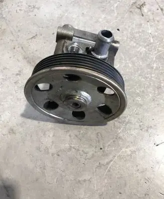 Maserati GranTurismo Power steering pump 7617955171
