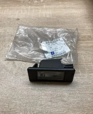 Opel Zafira C Number plate light 13590043